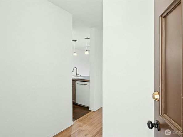 5844 NE 75th Street A302, Seattle WA 98115