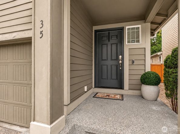 2733 197th Lane SW B, Lynnwood WA 98036