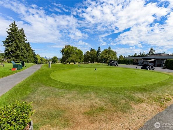 10830 Glen Acres Drive S T9, Seattle WA 98168