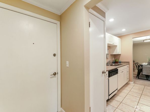 9900 NE 124th Street 1306, Kirkland WA 98034