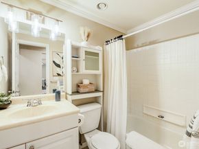 9900 NE 124th Street 1306, Kirkland WA 98034
