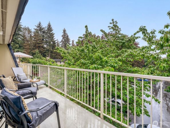 9900 NE 124th Street 1306, Kirkland WA 98034