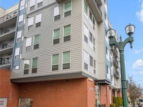 2818 Grand Avenue B401, Everett WA 98201
