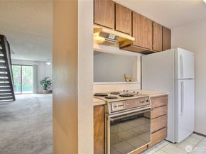 1040 S 320th Street 10D, Federal Way WA 98003