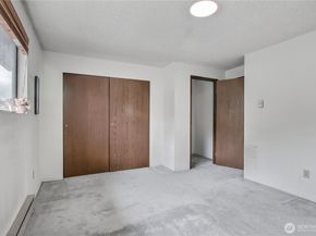 1040 S 320th Street 10D, Federal Way WA 98003