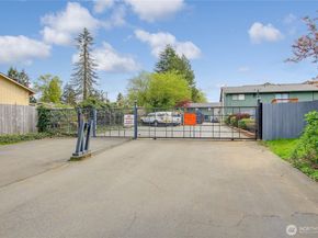 1040 S 320th Street 10D, Federal Way WA 98003