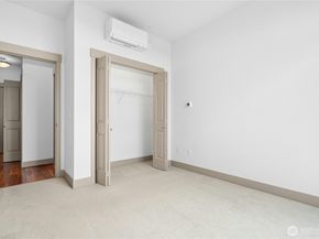 4547 8th Avenue NE, Seattle WA 98105