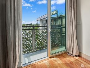4547 8th Avenue NE, Seattle WA 98105