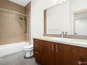 4547 8th Avenue NE, Seattle WA 98105