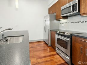 4547 8th Avenue NE, Seattle WA 98105