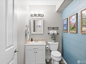 1022 181st Place SW, Lynnwood WA 98037