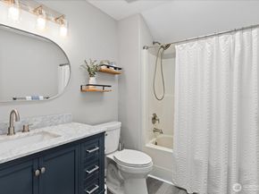 1022 181st Place SW, Lynnwood WA 98037