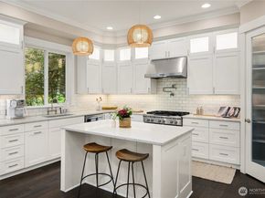 6903 NE New Brooklyn Road, Bainbridge Island WA 98110