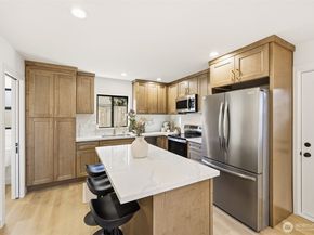 526 N 100th Street, Seattle WA 98133