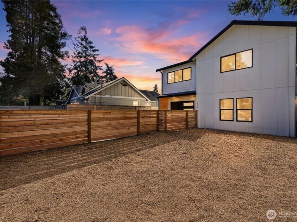 526 N 100th Street, Seattle WA 98133