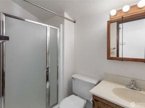 932 S 245th Place, Des Moines WA 98198