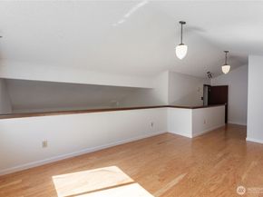 932 S 245th Place, Des Moines WA 98198