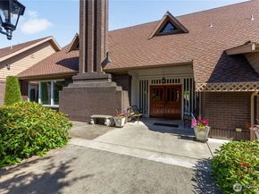 932 S 245th Place, Des Moines WA 98198