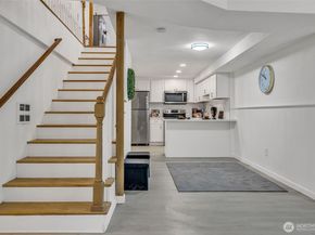 959 Hoquiam Avenue NE, Renton WA 98059