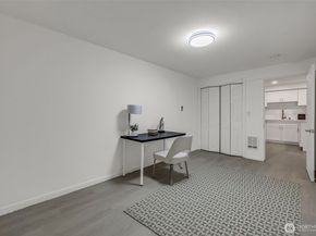 959 Hoquiam Avenue NE, Renton WA 98059