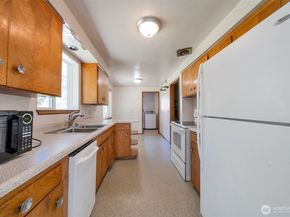 1005 9th St NE, Auburn WA 98002