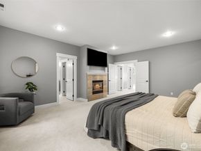 1300 N 27th Place, Renton WA 98056