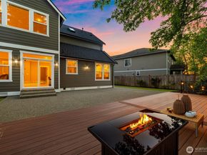 1300 N 27th Place, Renton WA 98056