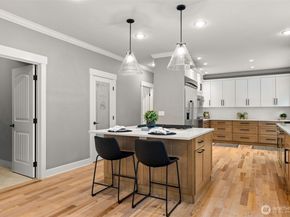 1300 N 27th Place, Renton WA 98056