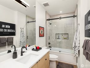 7826 115th Place NE, Kirkland WA 98033