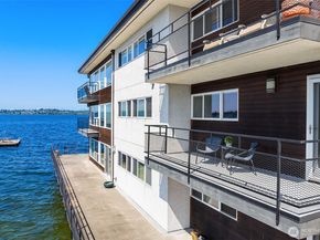 6201 Lake Washington Boulevard NE 203, Kirkland WA 98033
