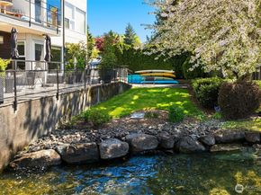 6201 Lake Washington Boulevard NE 203, Kirkland WA 98033
