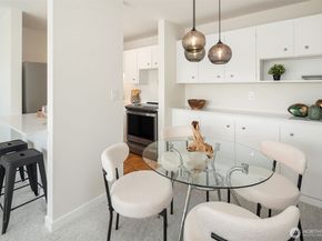 6201 Lake Washington Boulevard NE 203, Kirkland WA 98033