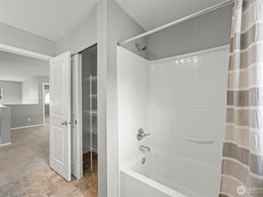 11261 241st Place NE 86, Redmond WA 98053