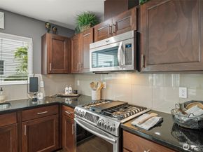 11261 241st Place NE 86, Redmond WA 98053