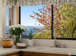 5414 SW Charlestown Street, Seattle WA 98116