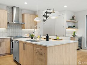 8707 126th Avenue NE, Kirkland WA 98033