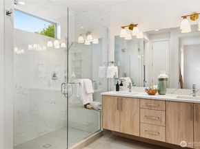 8707 126th Avenue NE, Kirkland WA 98033