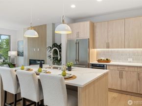 8707 126th Avenue NE, Kirkland WA 98033