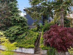 1519 5th Ave W 5, Seattle WA 98119