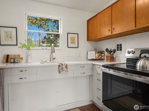 1519 5th Ave W 5, Seattle WA 98119