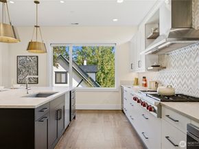 11276 SE 32nd Lane, Bellevue WA 98004