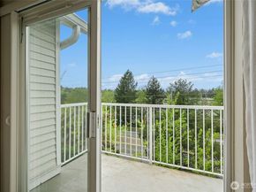 7111 134th Court SE D3, Newcastle WA 98059