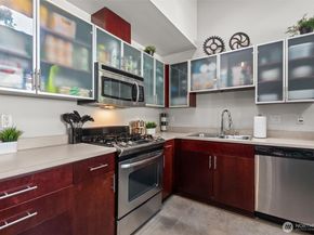 15100 6th Avenue SW 229, Burien WA 98166