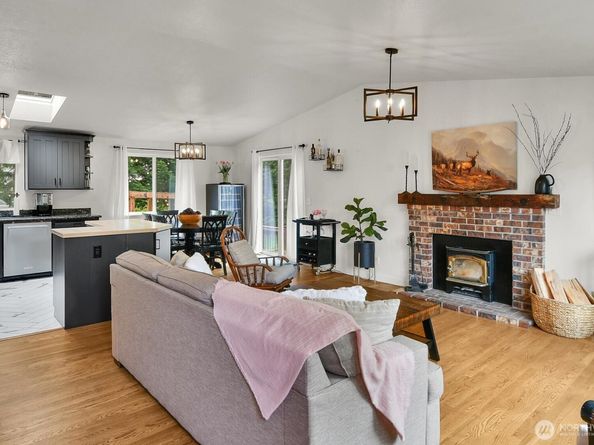 16226 2nd Place W, Lynnwood WA 98087