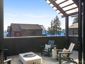 4566 Flying Goat Avenue NE C220, Bainbridge Island WA 98110