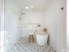 4566 Flying Goat Avenue NE C220, Bainbridge Island WA 98110