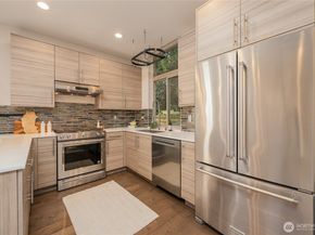 2037 NW 65th Street, Seattle WA 98117