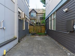 2037 NW 65th Street, Seattle WA 98117