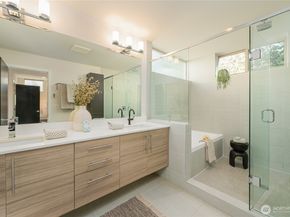 2037 NW 65th Street, Seattle WA 98117