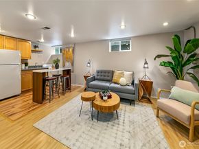 7515 17th Avenue NW, Seattle WA 98117
